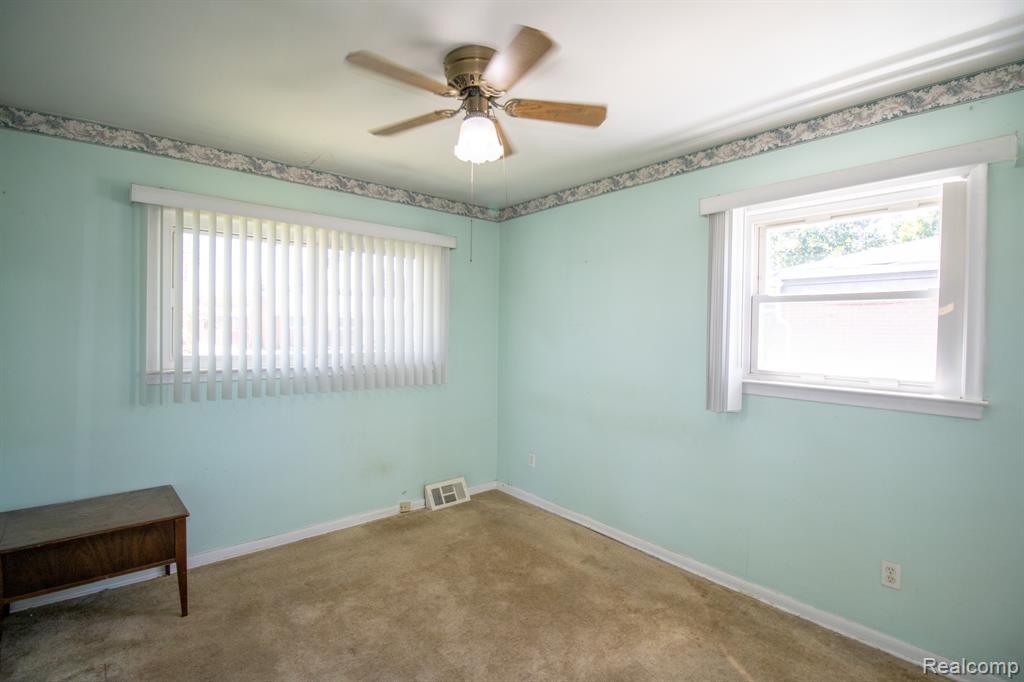 5743 Plainfield Street, Dearborn Heights, MI 48127 — Photo 19