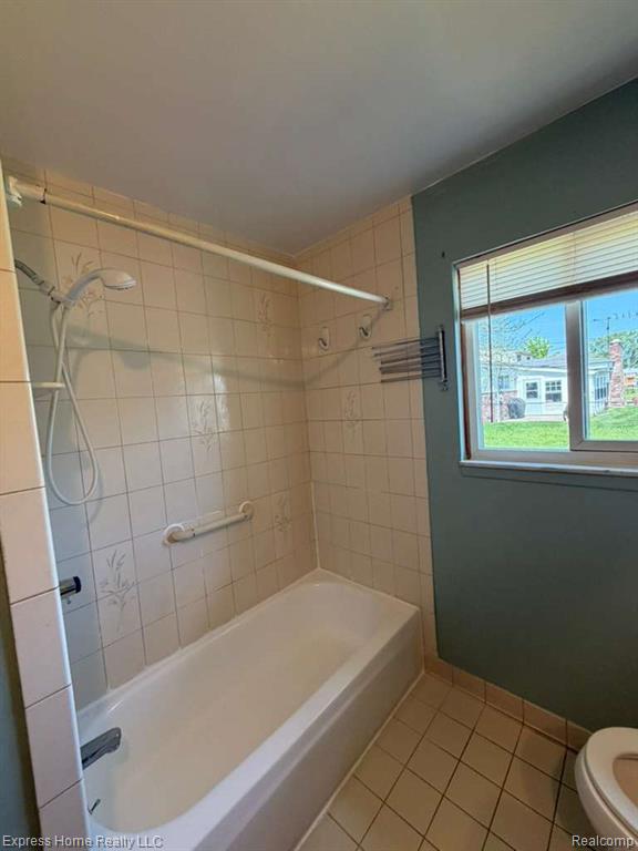 15129 Elderwood Drive, Warren, MI 48088 — Photo 11