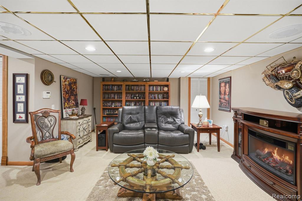 42626 Christina Drive, Sterling Heights, MI 48313 — Photo 45