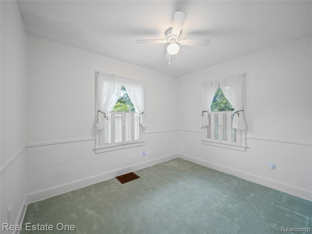609 N Michigan Avenue, Howell, MI 48843 — Photo 14