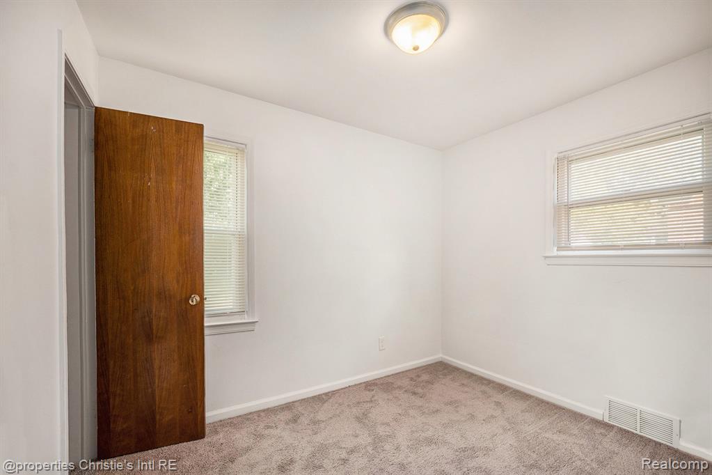 19711 Damman Street, Harper Woods, MI 48225 — Photo 12