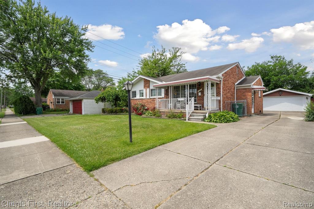 939 Deering Street, Garden City, MI — Photo 3