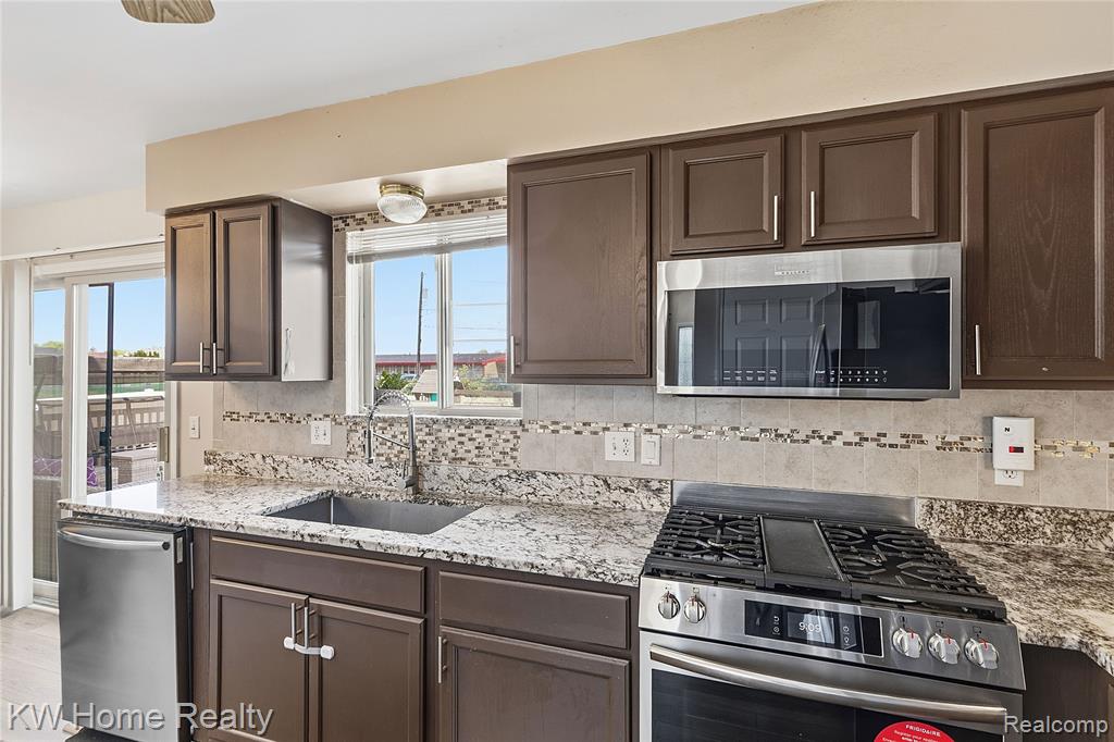 16102 Orchard Drive, Southgate, MI 48195 — Photo 13