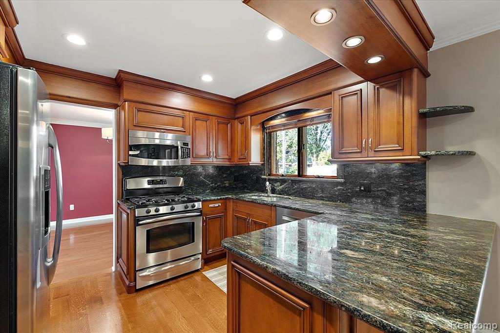 4147 Greensboro Drive, Troy, MI 48085 — Photo 16