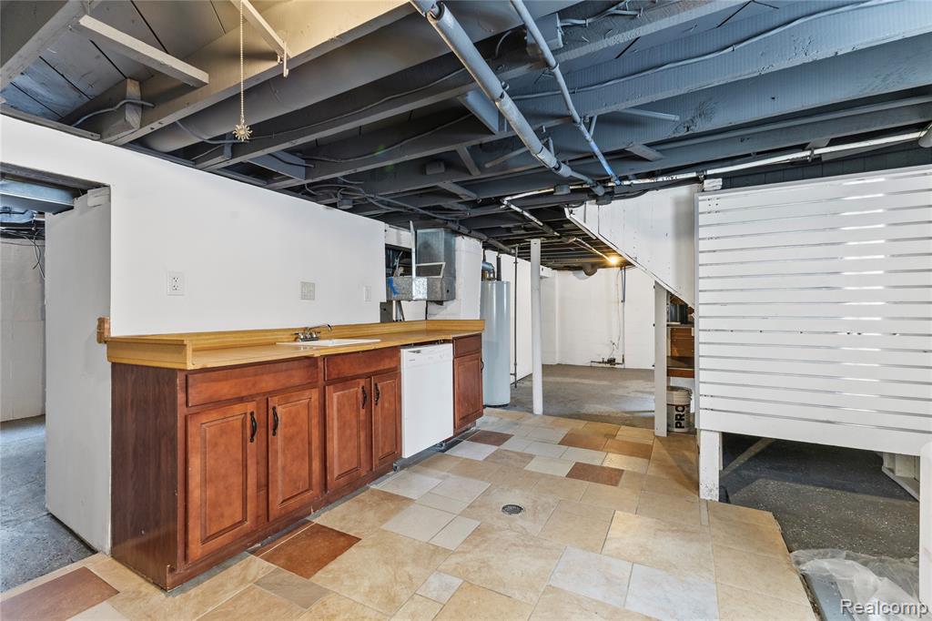 24857 Landau, Center Line, MI 48015 — Photo 37