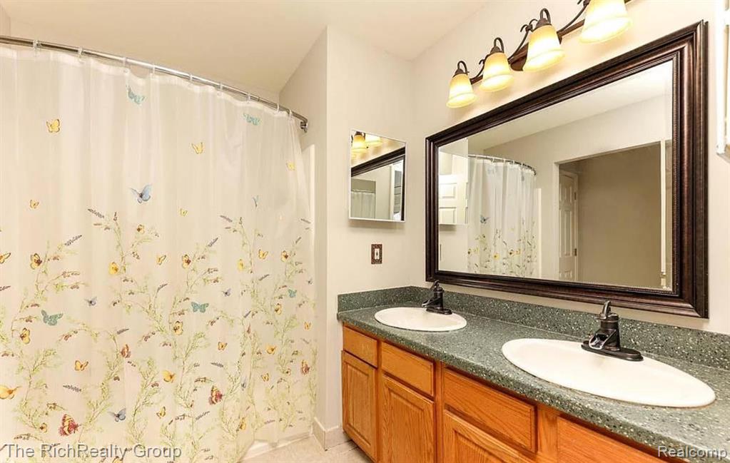 502 CHERRY ORCHARD Road, Canton, MI 48188 — Photo 23