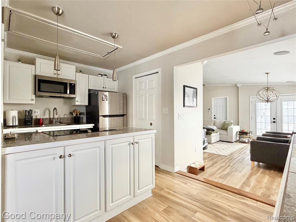 626 E Windemere Avenue, Royal Oak, MI 48073 — Photo 10