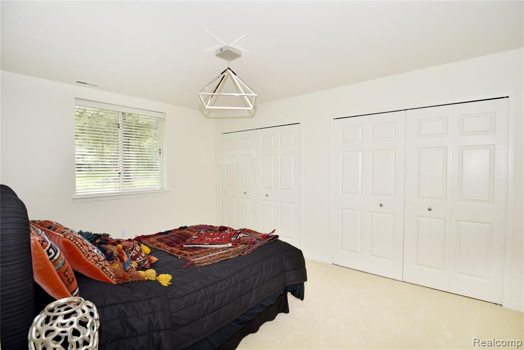 6536 Pleasant Lake Court, West Bloomfield, MI — Photo 31