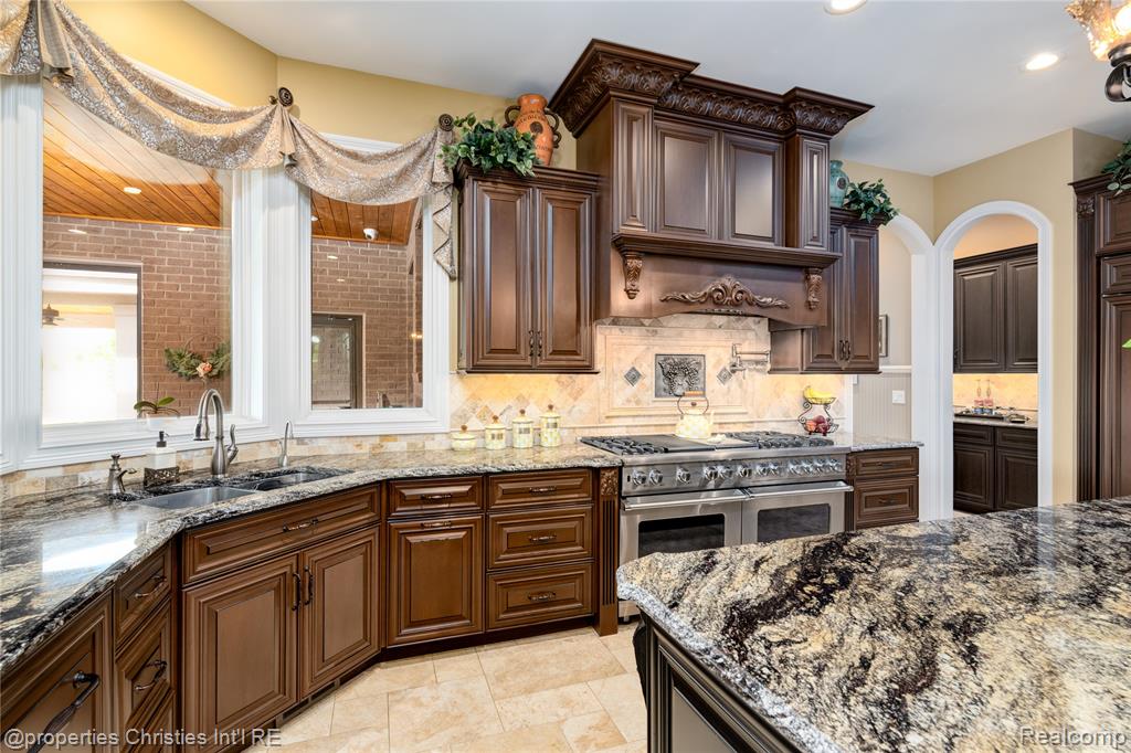 48928 Barola Court, Northville, MI 48167 — Photo 18
