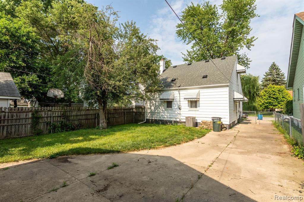 4346 BIDDLE Street, Wayne, MI 48184 — Photo 24