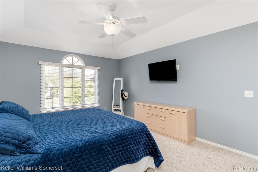 55328 BELMONT Drive, Shelby Twp, MI 48315 — Photo 42