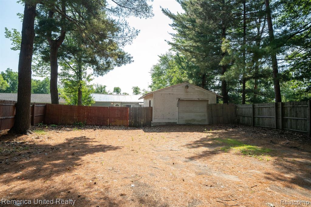 106 Devonshire Drive, Prudenville, MI 48651 — Photo 28