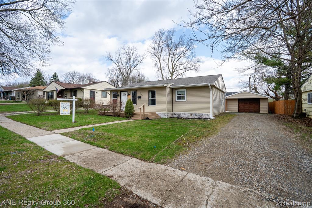5357 Military Avenue, Brighton, MI 48116 — Photo 2