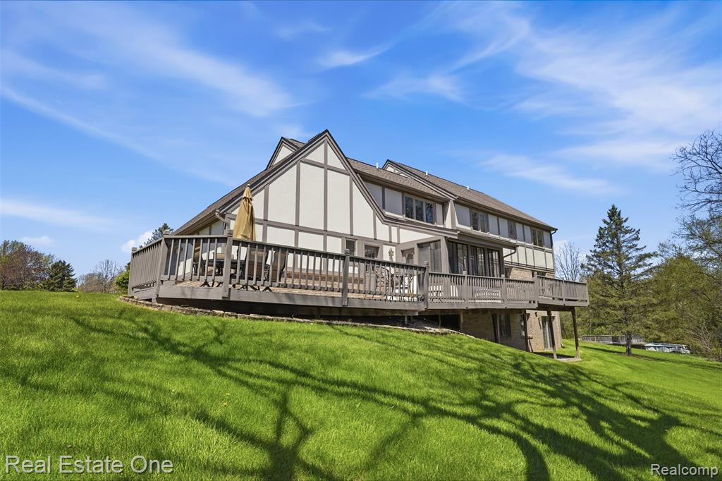 6514 Mountview Court, Brighton, MI 48116 — Photo 30