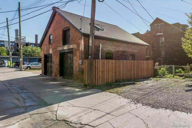 650 W FOREST Avenue, Detroit, MI 48201 — Photo 20