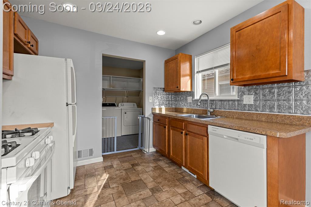 9449 Sylvia, Taylor, MI 48180 — Photo 12