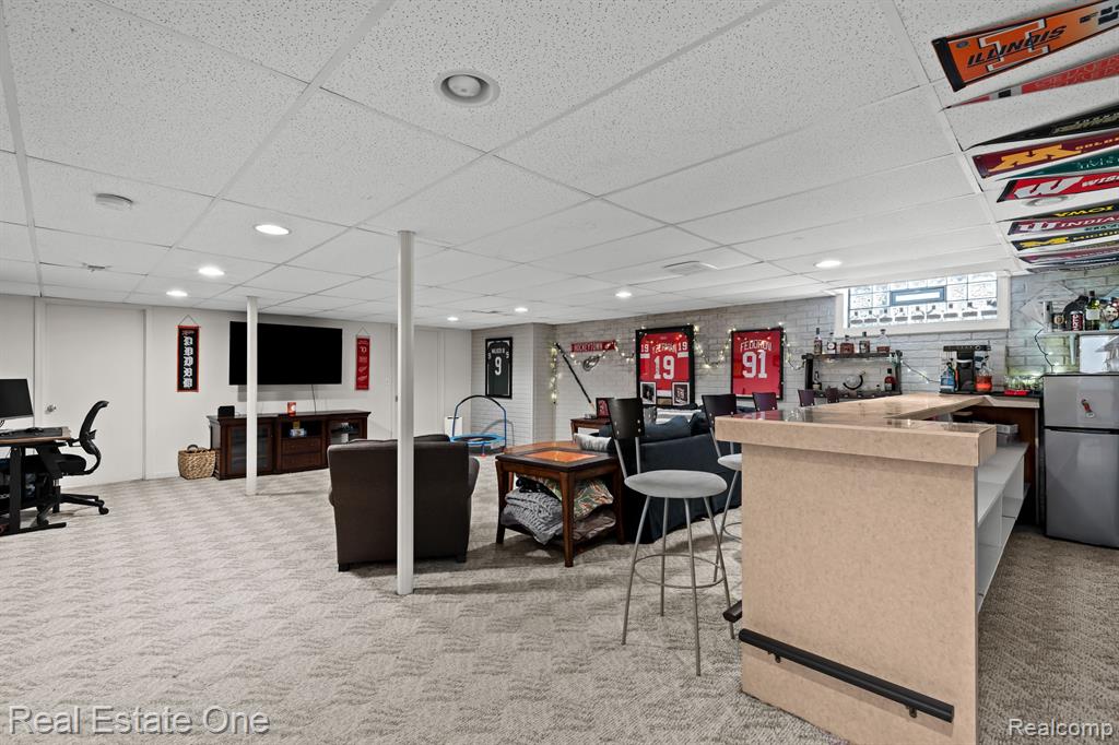 6581 WEDGEWOOD Court, Waterford, MI 48327 — Photo 19