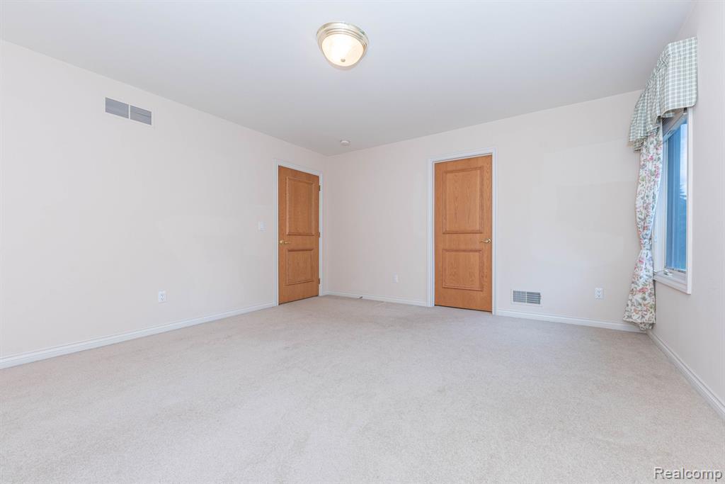 5003 HICKORY POINTE Drive, Orchard Lake Village, MI 48323 — Photo 69