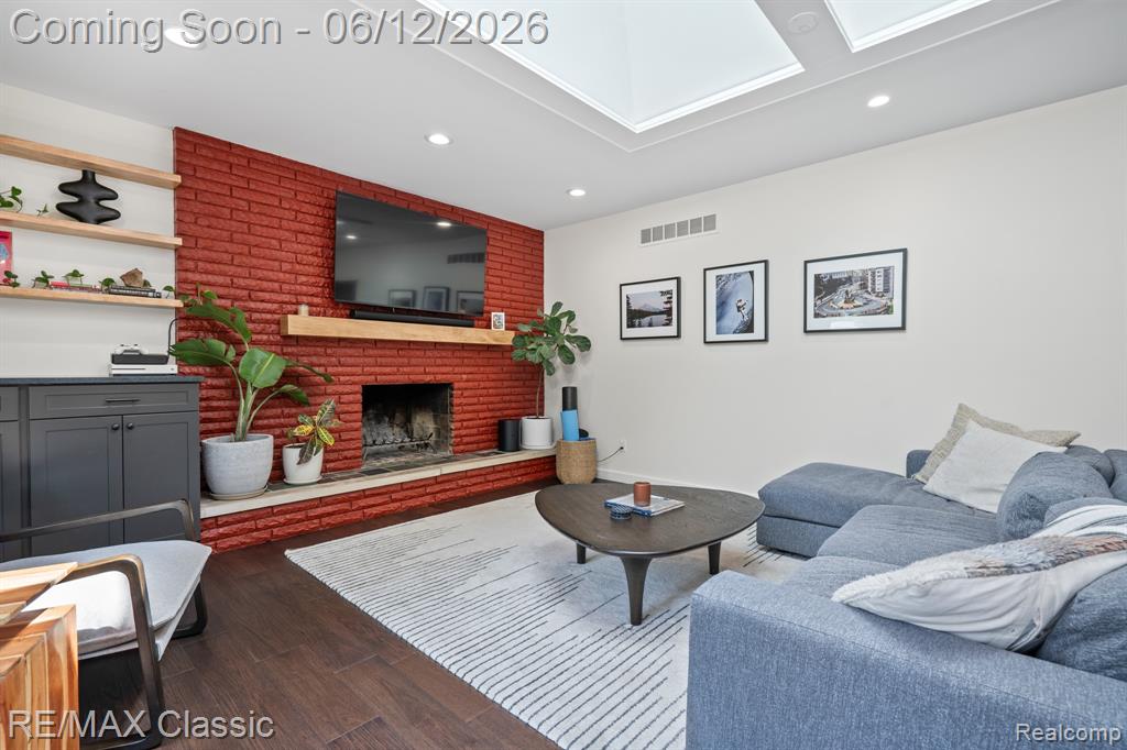12901 Drury Lane, Plymouth, MI 48170 — Photo 13