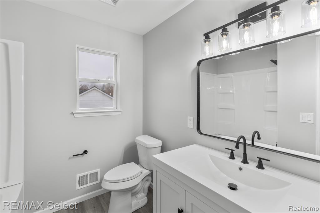 8455 Deer Field Drive, Davison, MI 48423 — Photo 18