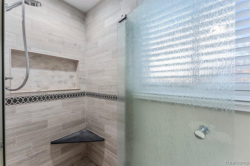42275 CHATTERTON Court, Northville, MI 48168 — Photo 27