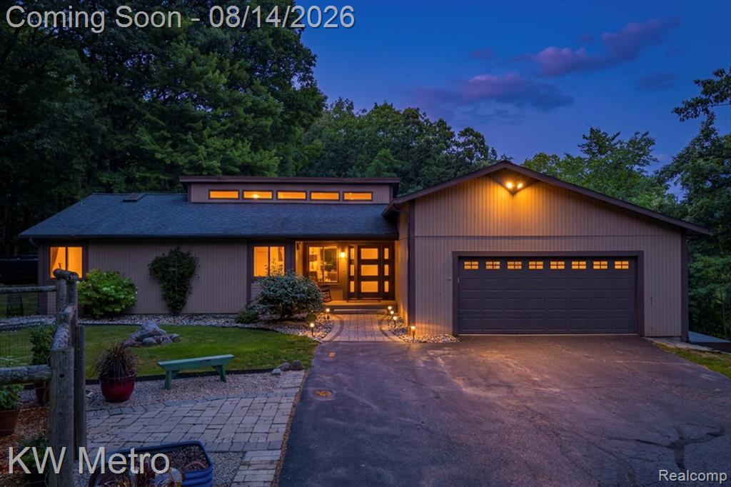 3050 Indian Lake Road, Oxford, MI 48370