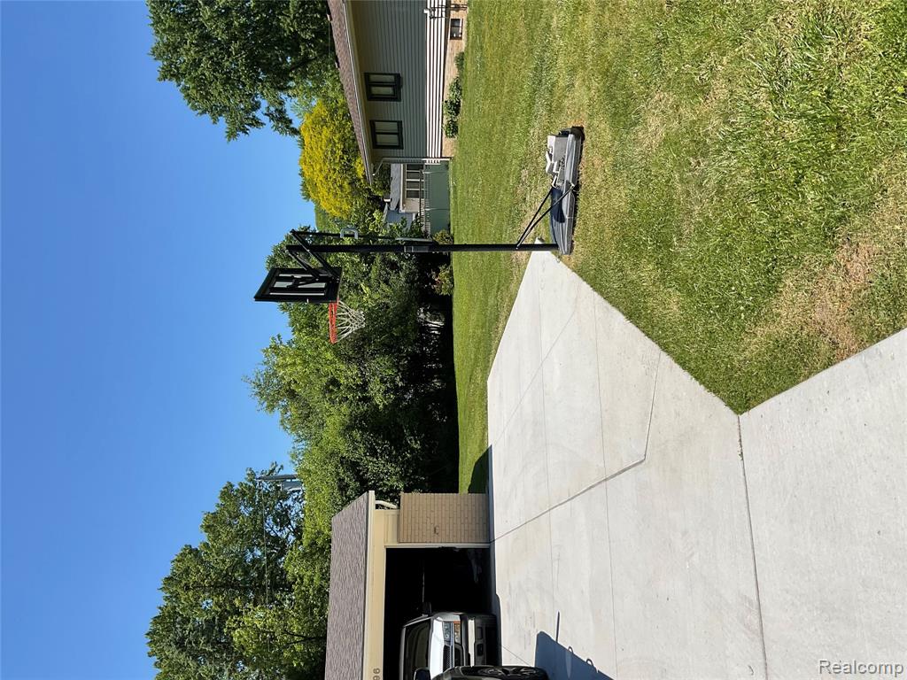 7096 Riverstone Road, West Bloomfield, MI — Photo 16