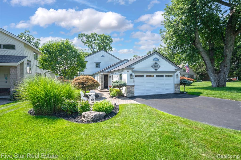 8931 Edgewood Park Drive, Commerce Twp, MI 48382 — front exterior