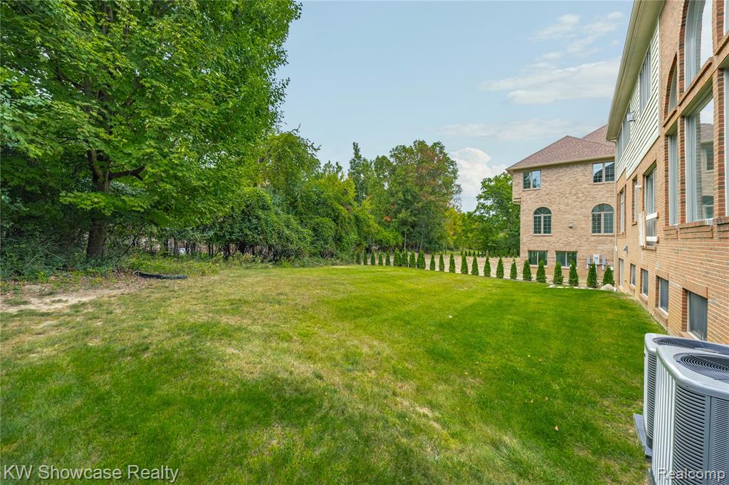 5512 Essex Court, West Bloomfield, MI — Photo 89