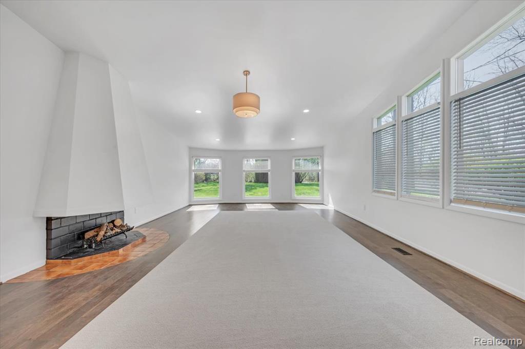 2155 Avondale, Sylvan Lake, MI 48320 — Photo 16
