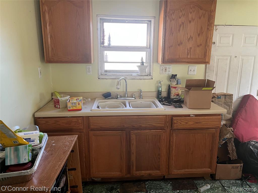 2154 27th Street, Port Huron, MI 48060 — Photo 3