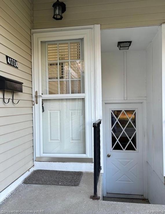 41724 Onaway Drive, Novi, MI 48167 — Photo 2