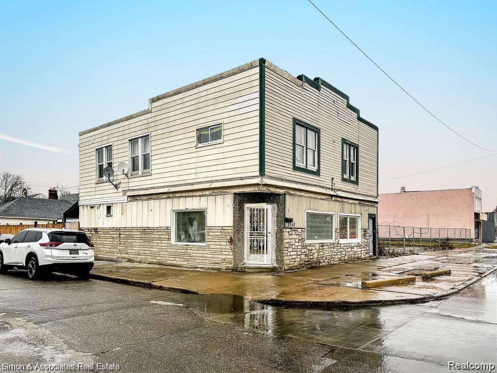 18550 W Warren Avenue - Photo 3