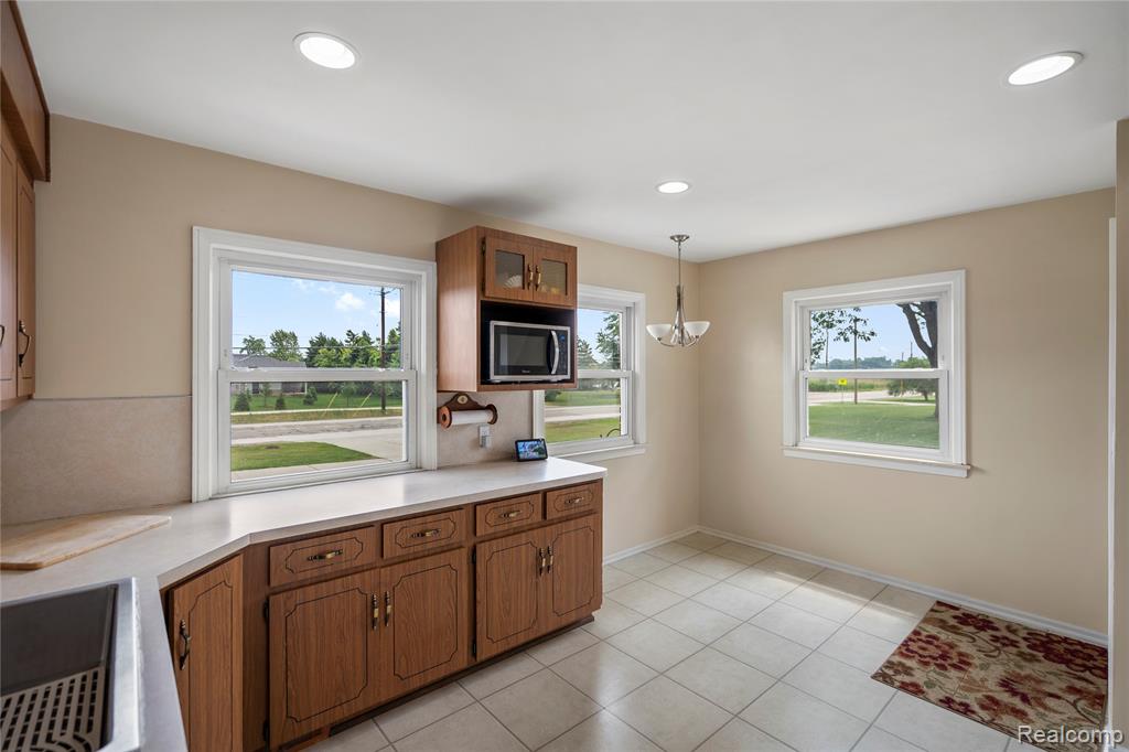48425 Romeo Plank Road, Macomb, MI 48044 — Photo 7