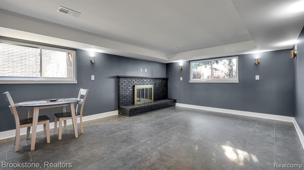4990 SURREY Drive, Sterling Heights, MI 48310 — Photo 19