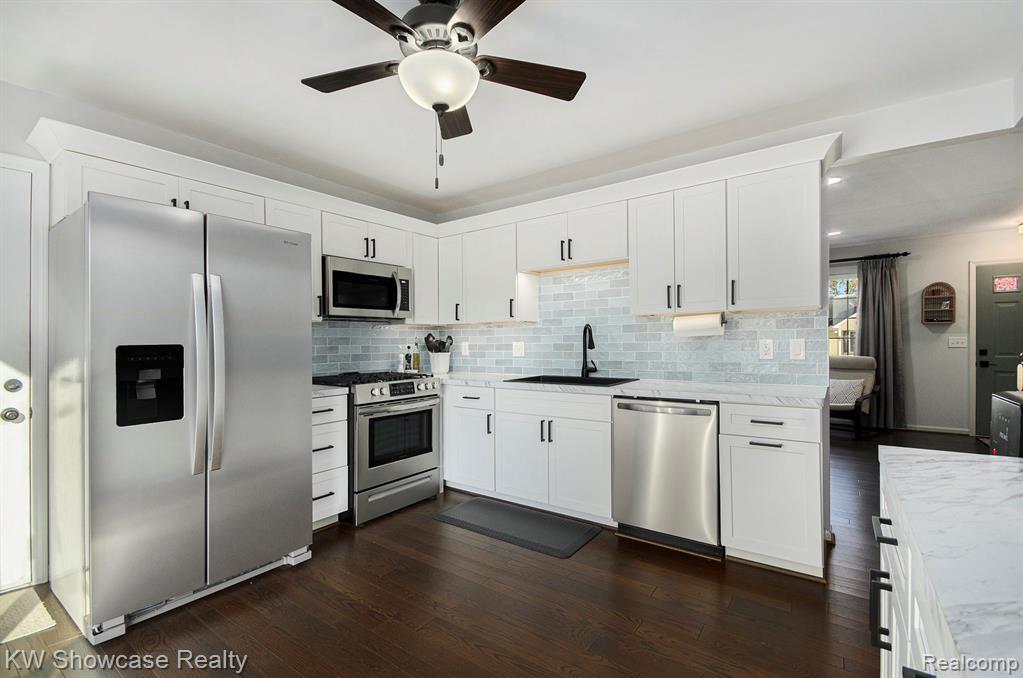 61375 Creekview Drive, South Lyon, MI 48178 — Photo 13
