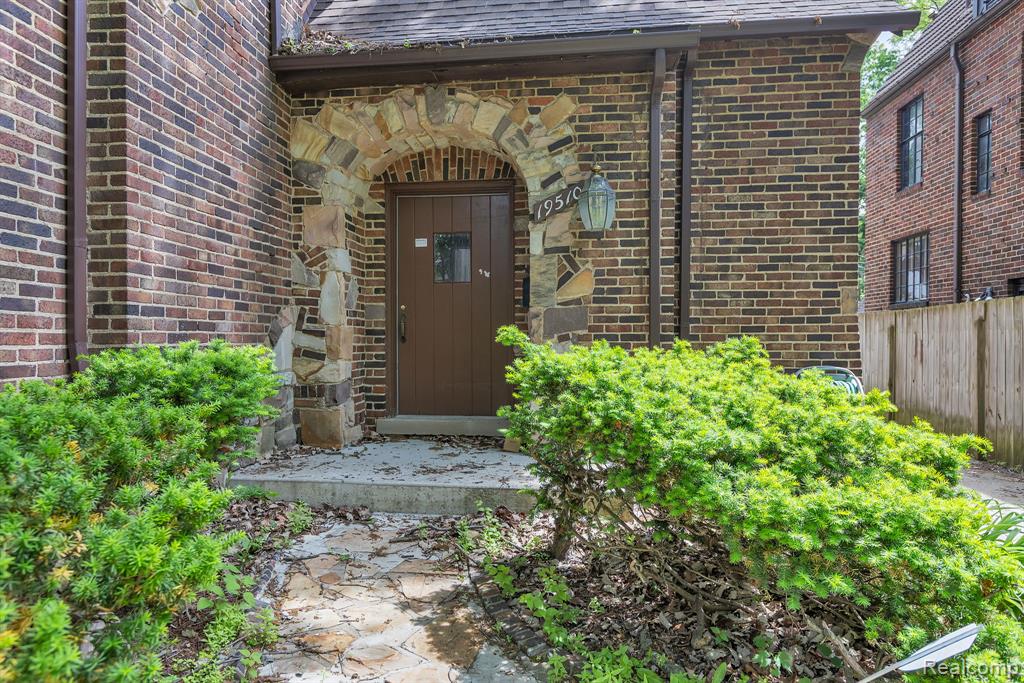 19510 Stratford Road - Photo 4