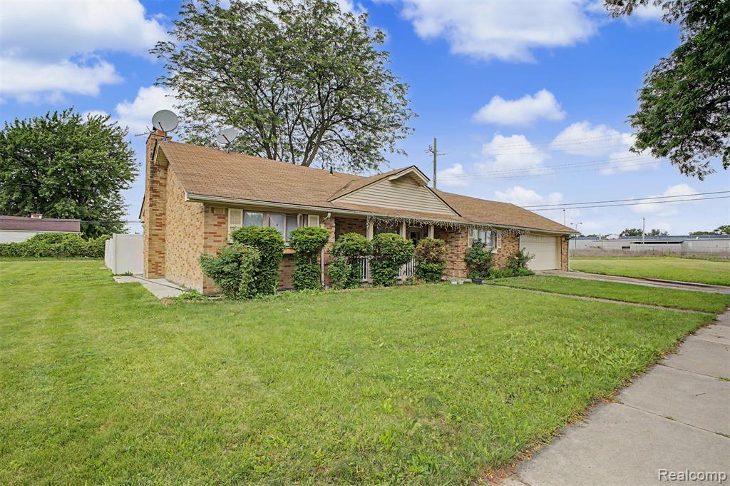 8650 Whitlock Avenue, Dearborn, MI 48126 — front exterior