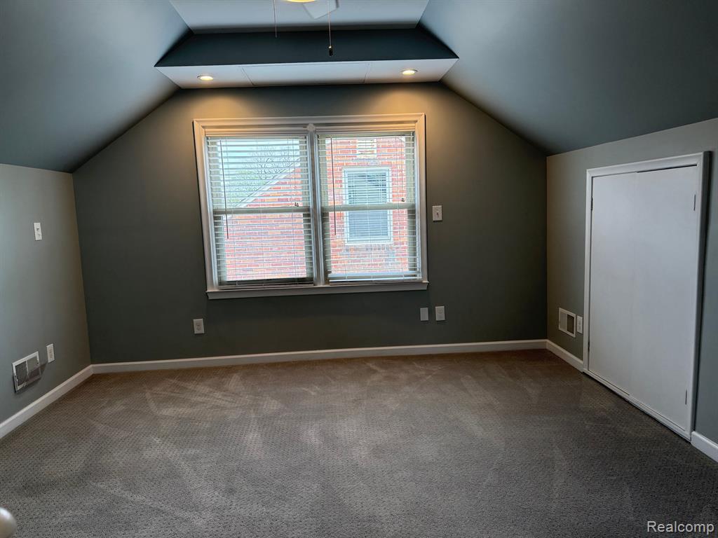 800 CAMBRIDGE Road, Berkley, MI 48072 — Photo 27