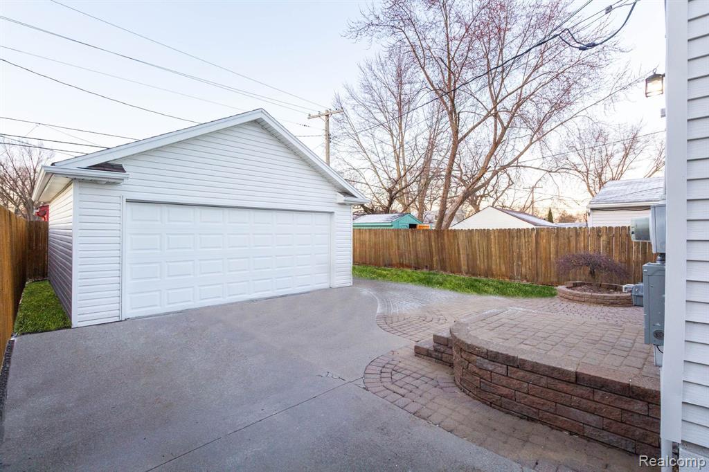 17322 Martin Road, Roseville, MI 48066 — Photo 21