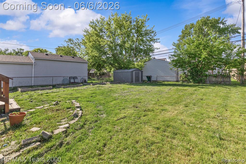 28952 Bridge Street, Garden City, MI — Photo 32