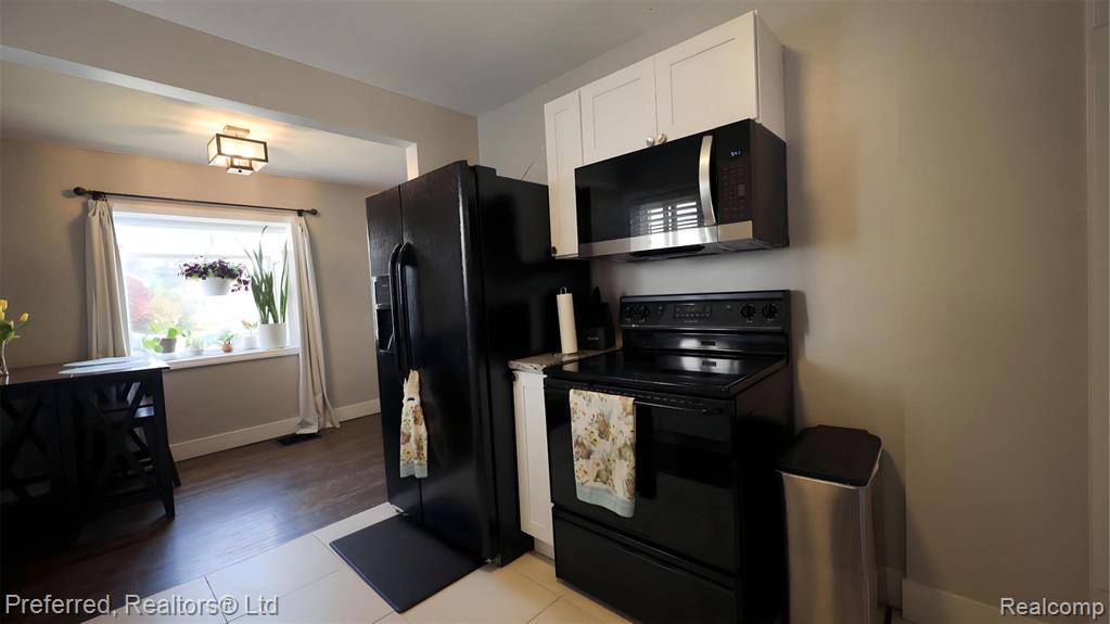 8483 Harding, Center Line, MI 48015 — Photo 11