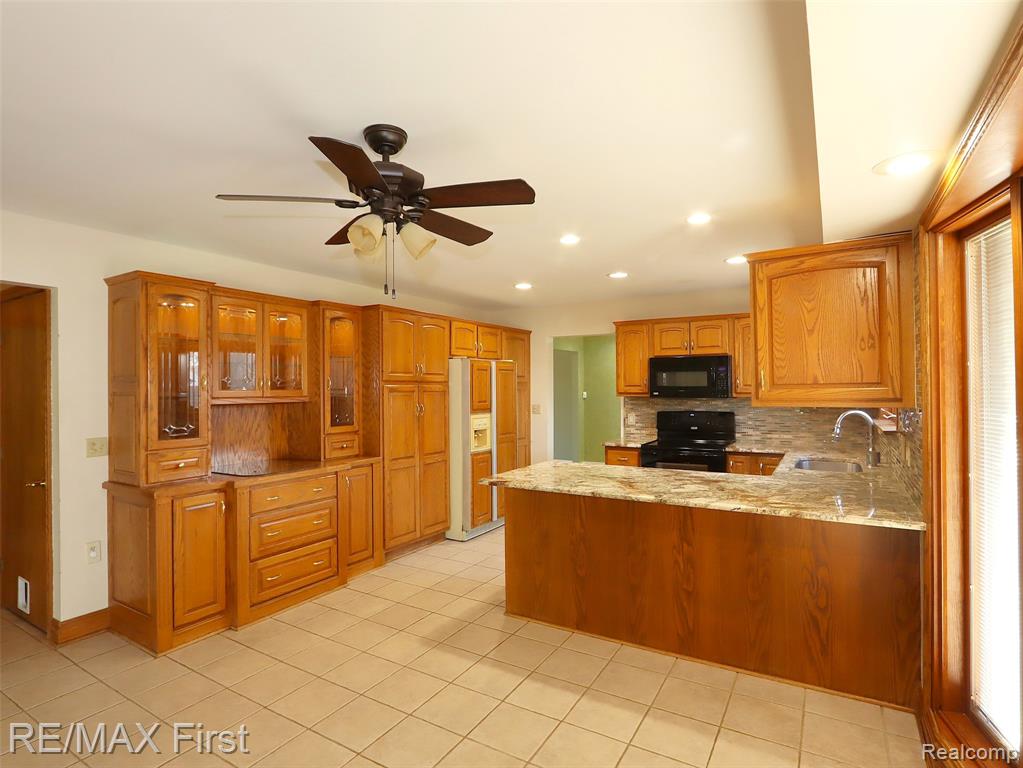 42429 Royal Lane, Clinton Twp, MI 48038 — Photo 7