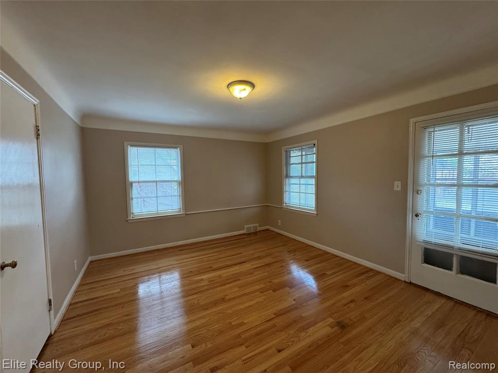 19677 Roslyn Road, Detroit, MI 48221 — Photo 13