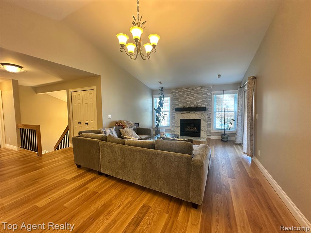 5844 PINE AIRES Drive, Sterling Heights, MI 48314 — Photo 7