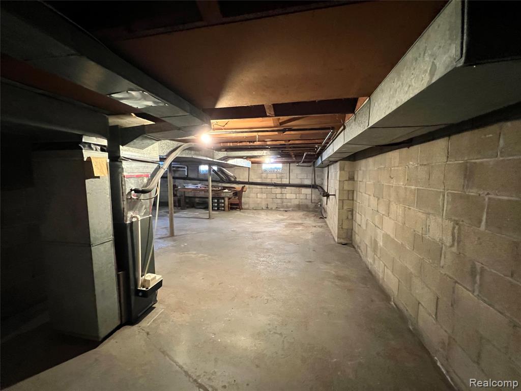 350 S Almont Avenue, Imlay City, MI 48444 — Photo 12