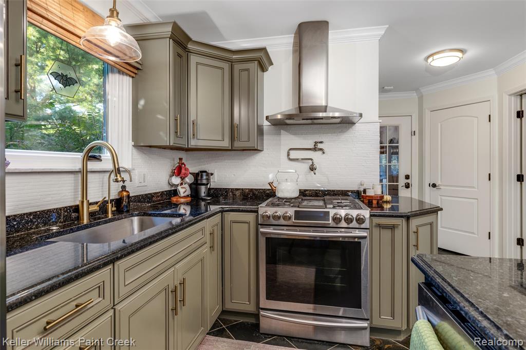 912 E Gunn Road, Rochester, MI 48306 — Photo 10