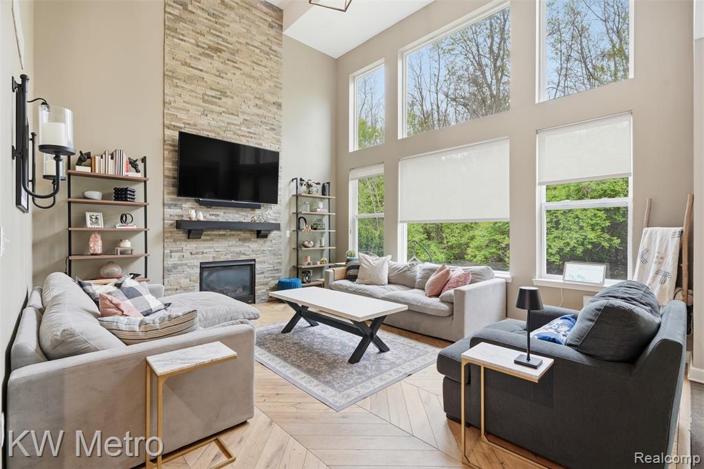 4953 W Stonegate Circle, Lake Orion, MI — Photo 7