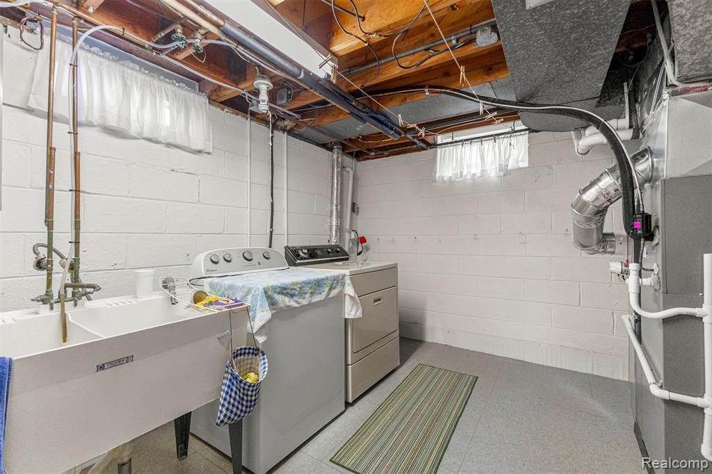 8255 Kinmore Street, Dearborn Heights, MI 48127 — Photo 29