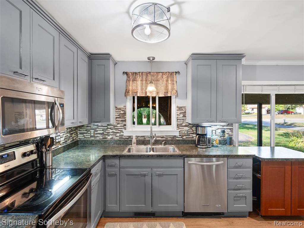 59415 Grand River Avenue, New Hudson, MI 48165 — Photo 6